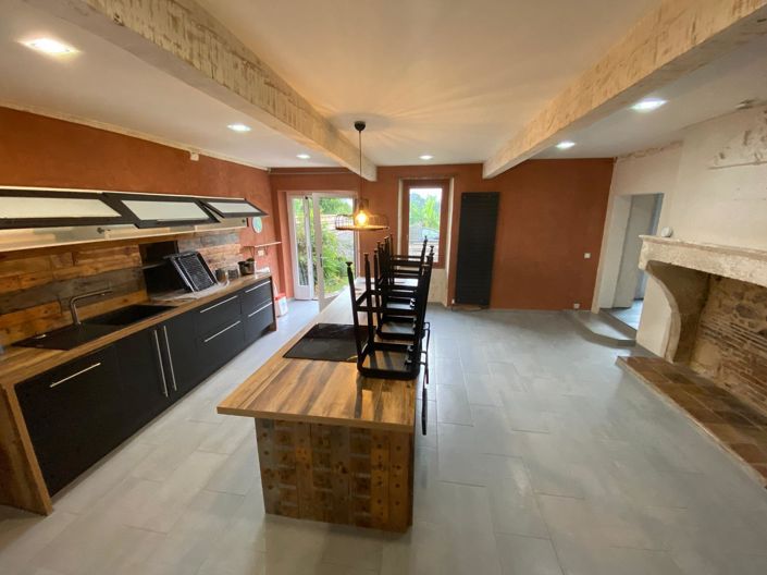 Image No.8-7 Bed House for sale