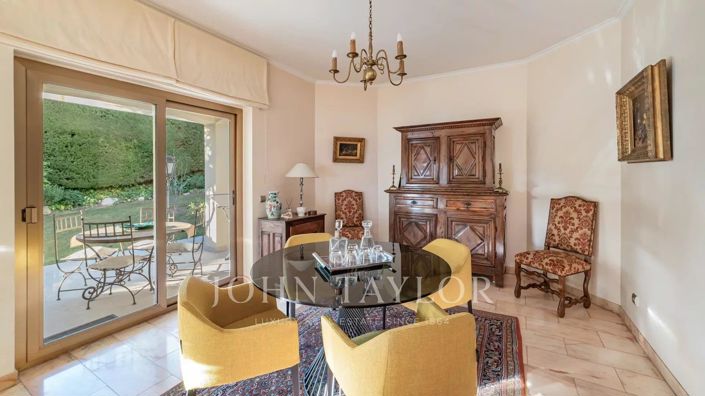 Image No.10-5 Bed House for sale