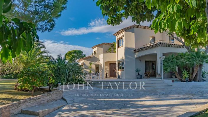 Image No.2-5 Bed House for sale