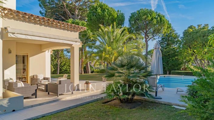 Image No.6-5 Bed House for sale