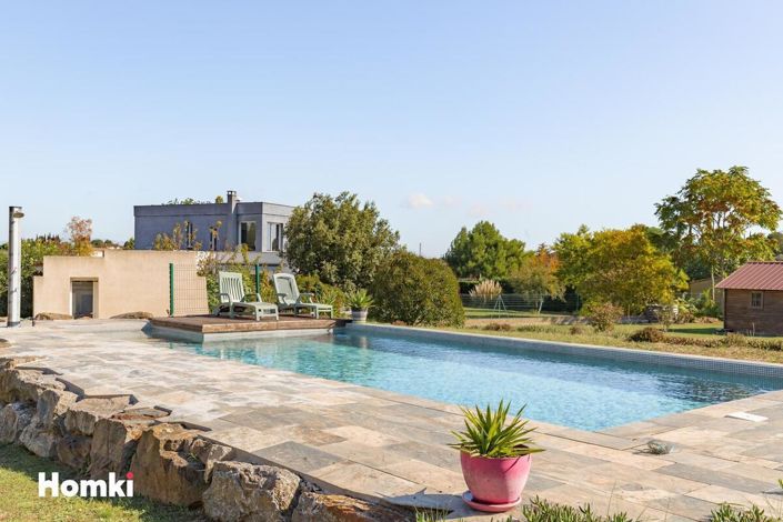 Image No.2-6 Bed House for sale