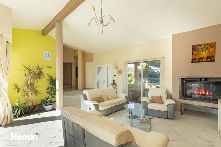 Image No.4-6 Bed House for sale