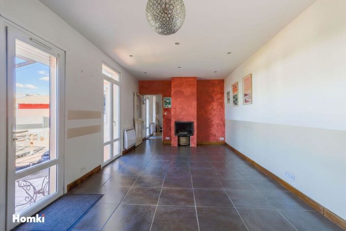 Image No.9-3 Bed House for sale