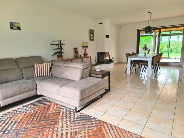 Image No.3-4 Bed House for sale