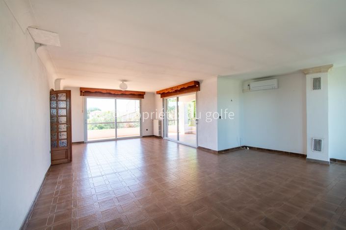 Image No.10-6 Bed House for sale