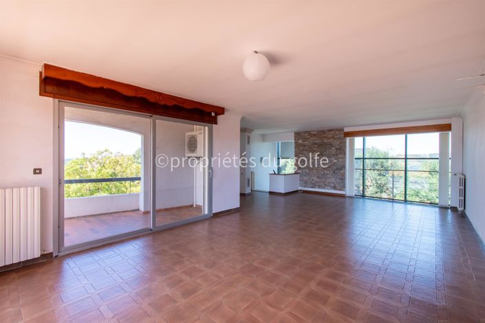 Image No.11-6 Bed House for sale