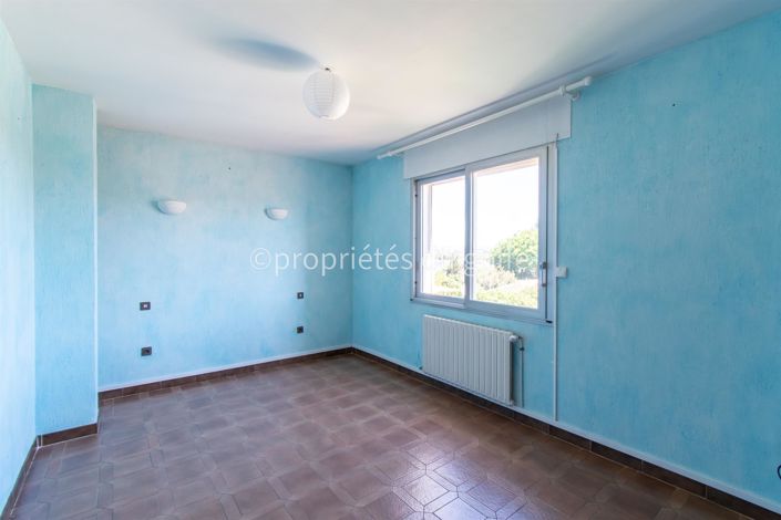 Image No.13-6 Bed House for sale