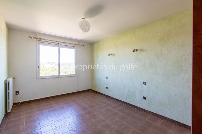 Image No.15-6 Bed House for sale