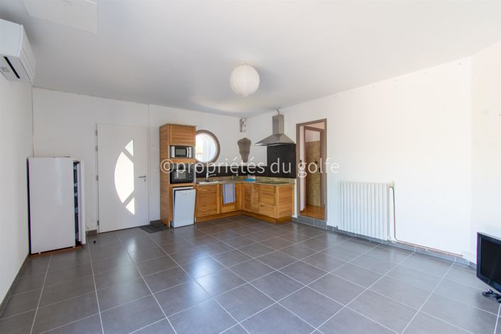 Image No.19-6 Bed House for sale