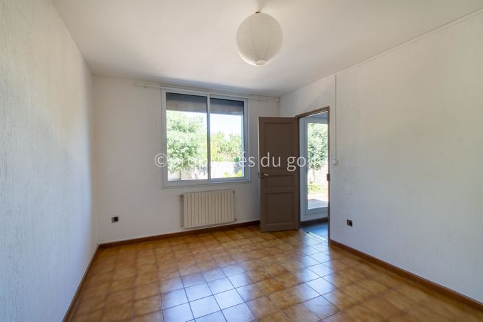 Image No.23-6 Bed House for sale