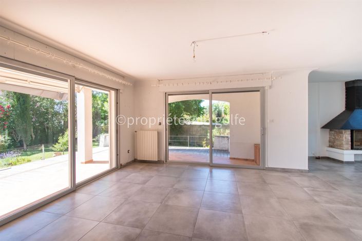 Image No.4-6 Bed House for sale