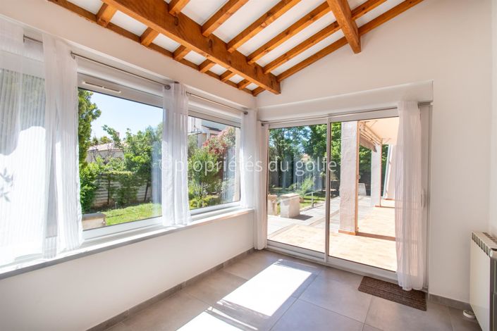 Image No.9-6 Bed House for sale