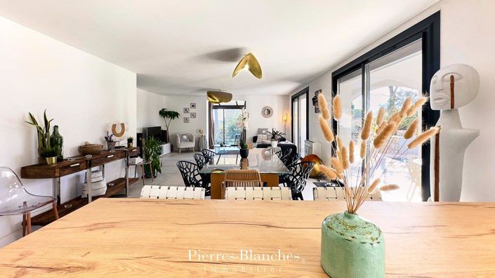 Image No.4-4 Bed House for sale