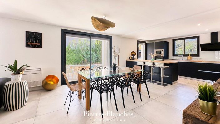 Image No.5-4 Bed House for sale