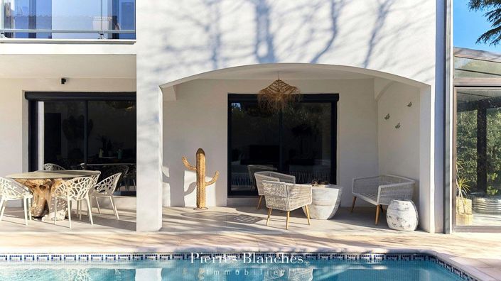 Image No.6-4 Bed House for sale