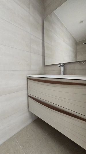 Image No.10-3 Bed Apartment for sale