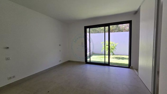 Image No.11-3 Bed Apartment for sale