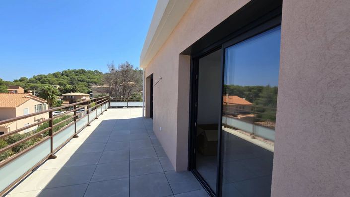 Image No.10-3 Bed Apartment for sale