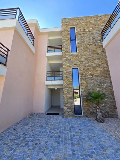 Image No.19-3 Bed Apartment for sale