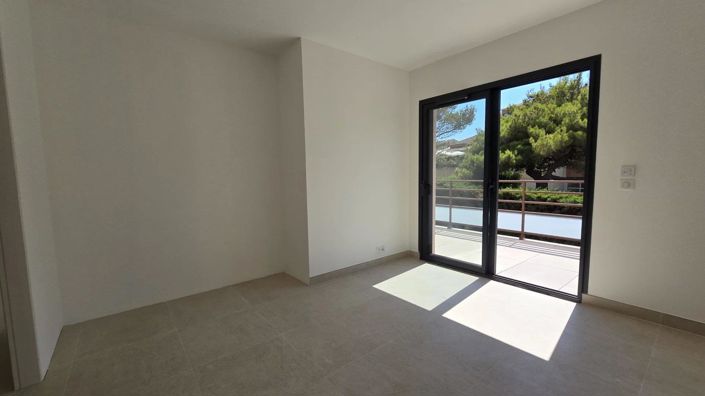 Image No.8-3 Bed Apartment for sale