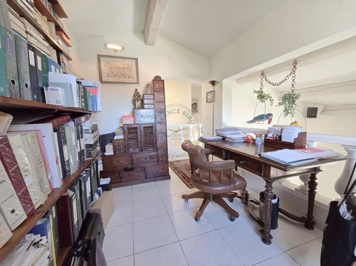 Image No.12-4 Bed House for sale