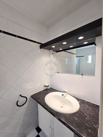 Image No.17-4 Bed House for sale