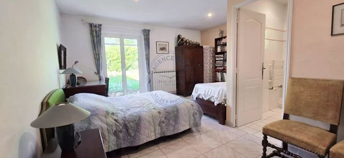 Image No.19-4 Bed House for sale