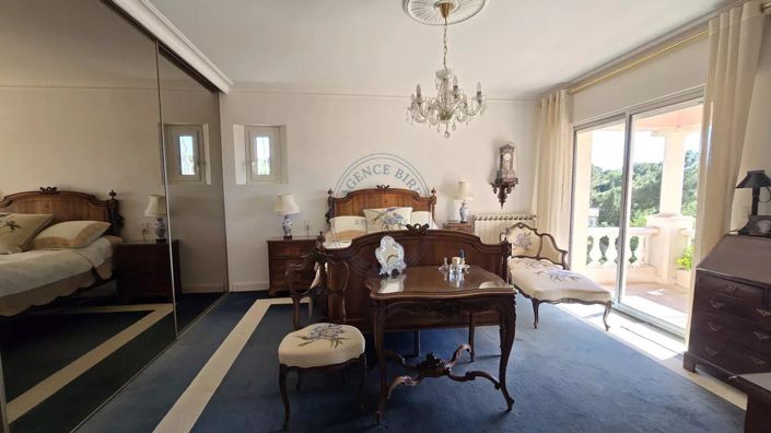 Image No.20-4 Bed House for sale