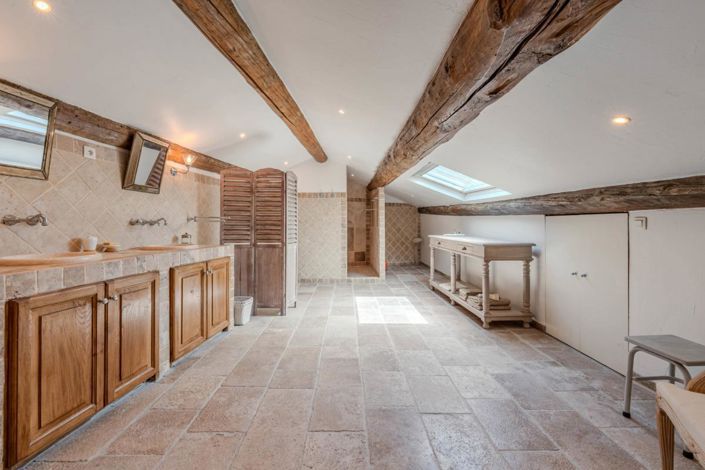 Image No.10-5 Bed House for sale