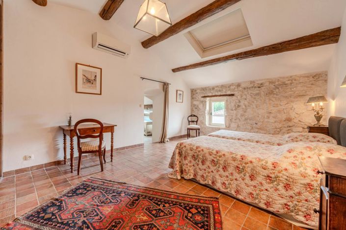 Image No.9-5 Bed House for sale