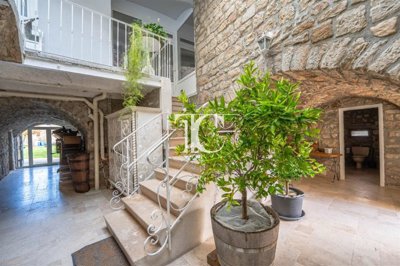 1 - Lablachère, House