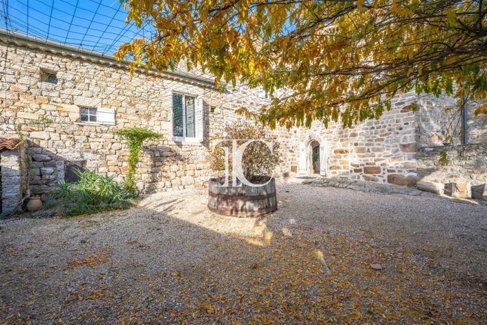 Image No.18-5 Bed House for sale