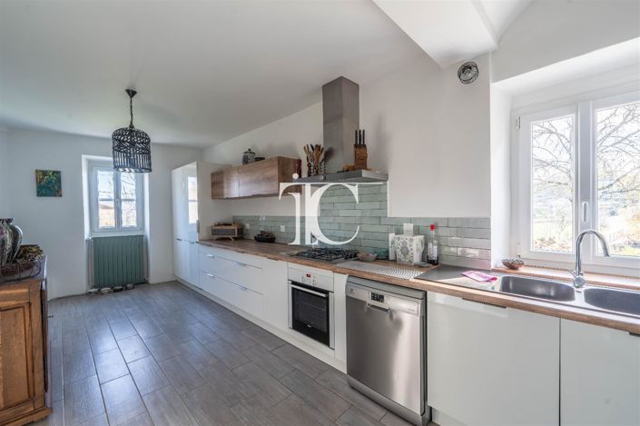 Image No.7-5 Bed House for sale