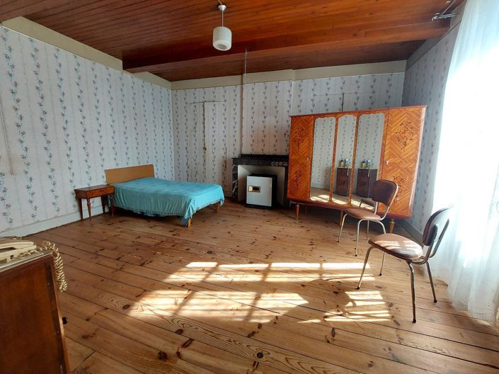 Image No.16-8 Bed House for sale