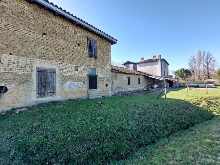 Image No.20-8 Bed House for sale