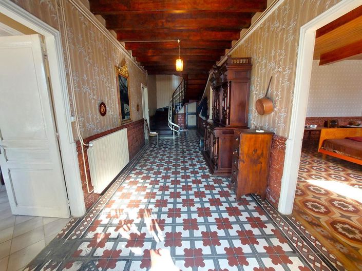 Image No.4-8 Bed House for sale