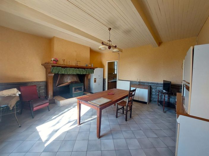 Image No.6-8 Bed House for sale