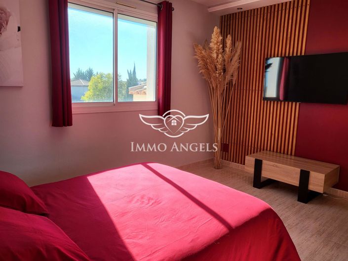 Image No.11-5 Bed House for sale