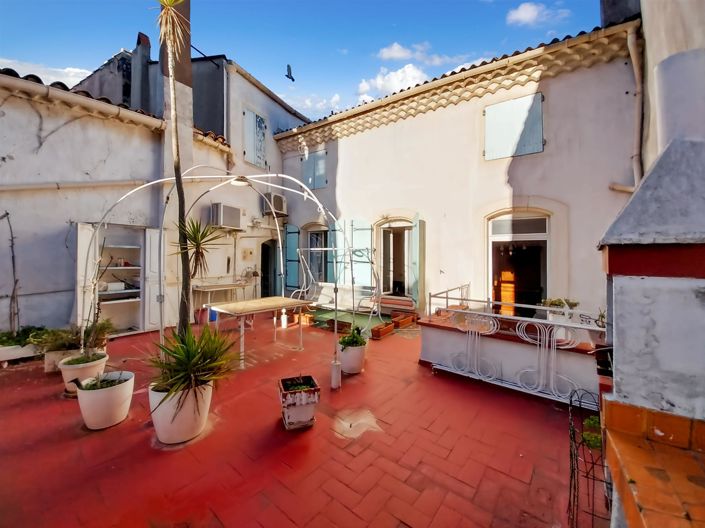 Image No.10-5 Bed House for sale