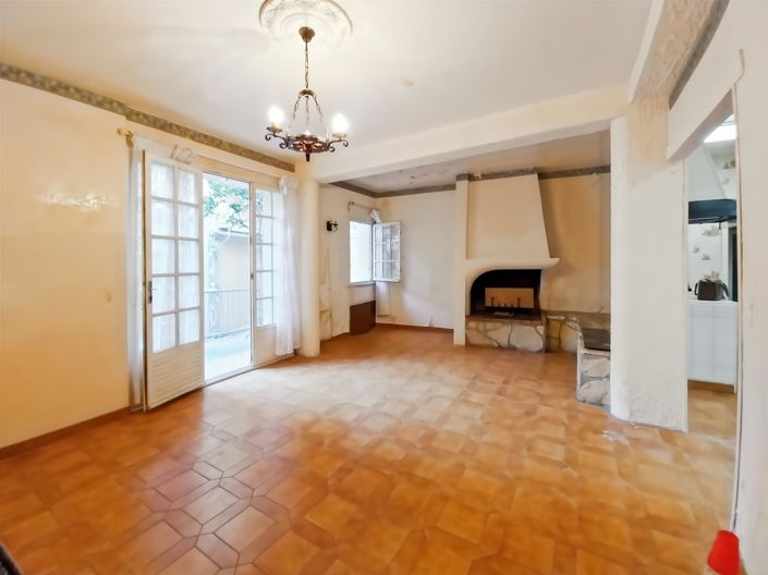 Image No.12-5 Bed House for sale