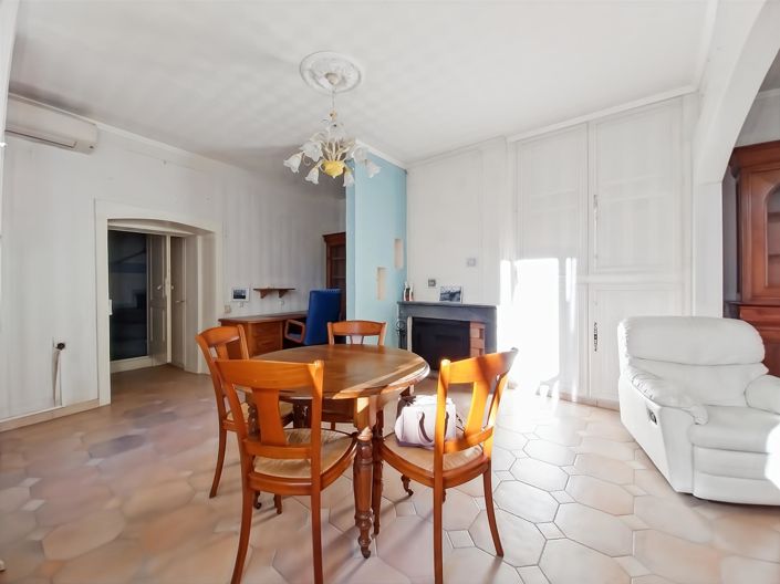 Image No.3-5 Bed House for sale