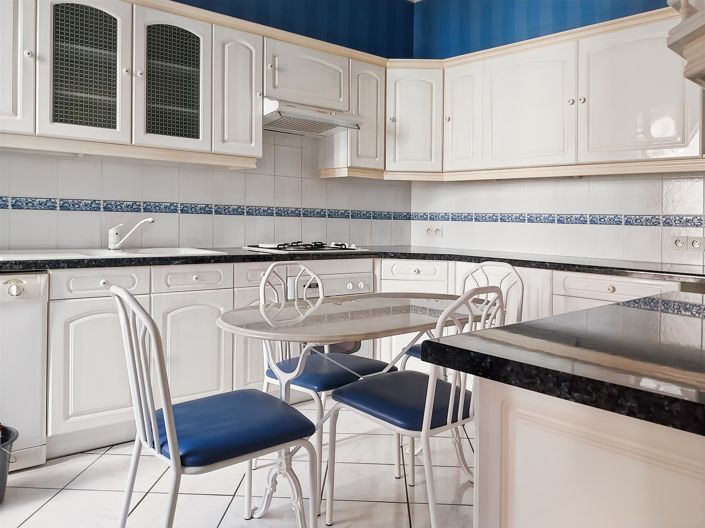 Image No.5-5 Bed House for sale