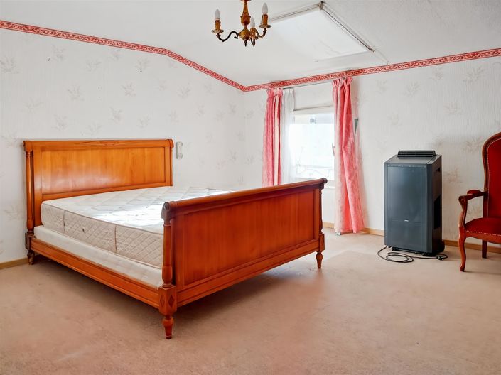 Image No.6-5 Bed House for sale