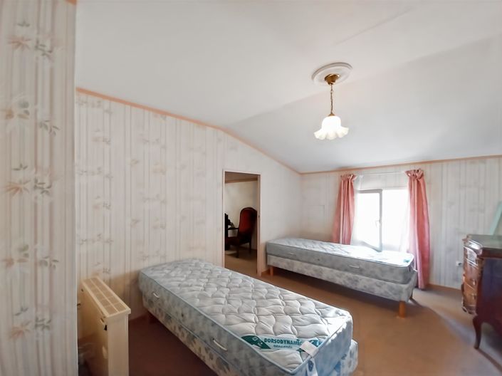 Image No.7-5 Bed House for sale