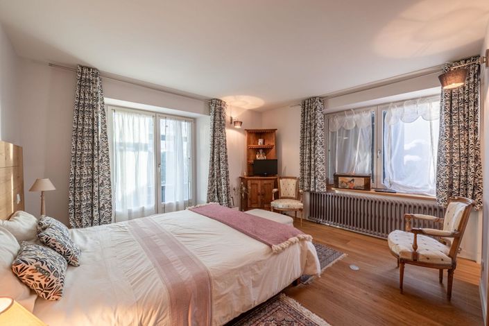 Image No.9-4 Bed Property for sale