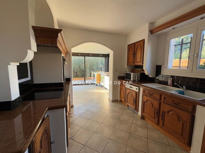 Image No.5-3 Bed House for sale