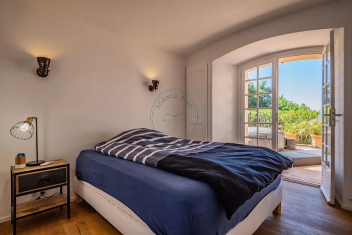 Image No.12-4 Bed House for sale