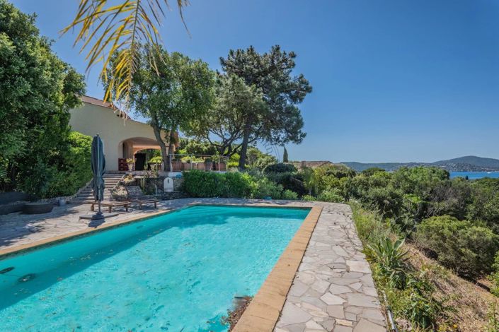 Image No.2-4 Bed House for sale