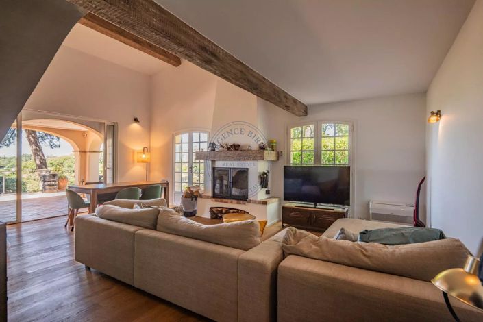 Image No.8-4 Bed House for sale