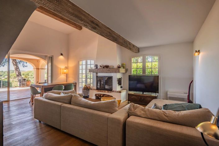 Image No.8-4 Bed House for sale